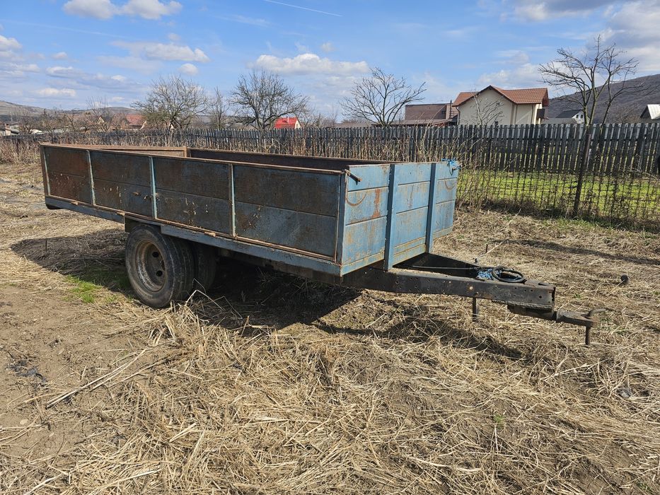 Remorca basculabila foriestera