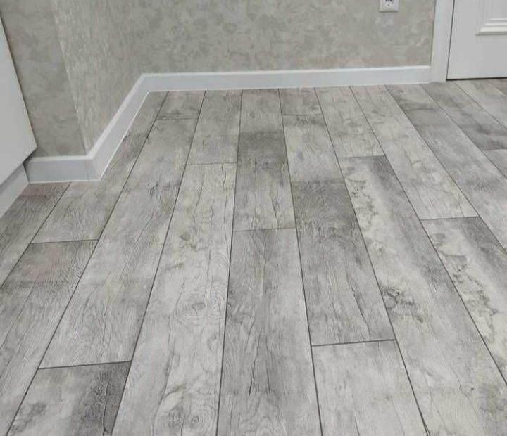 Укладка ламината установка плинтуса