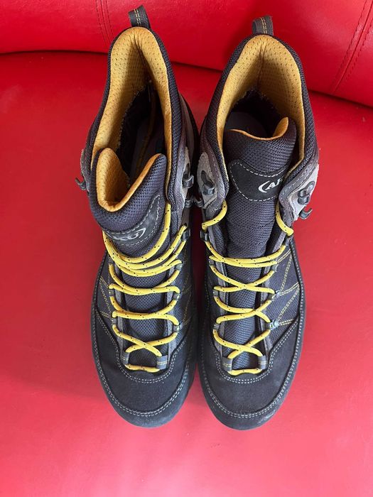 Bocanci munte AKU Trekker Lite III Gore-Tex Vibram barbati marimea 47