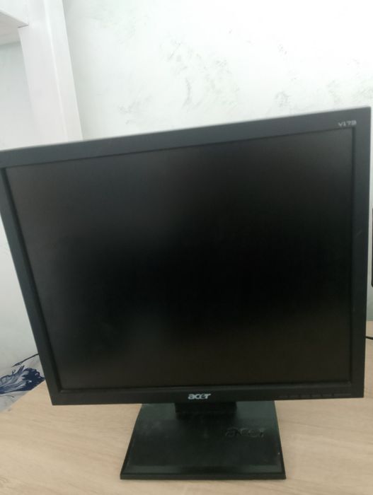 Vând monitor Acer V173