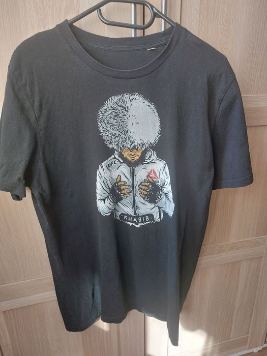 Тениски, размер L (ufc, cropp, V-neck)