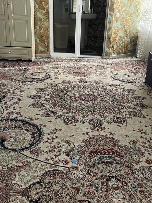 Детская кровать, коверы.