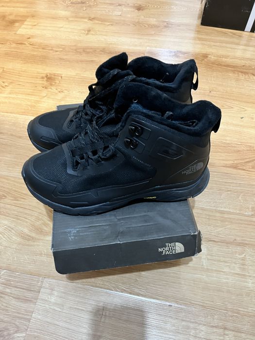 Продам зимную кроссовки