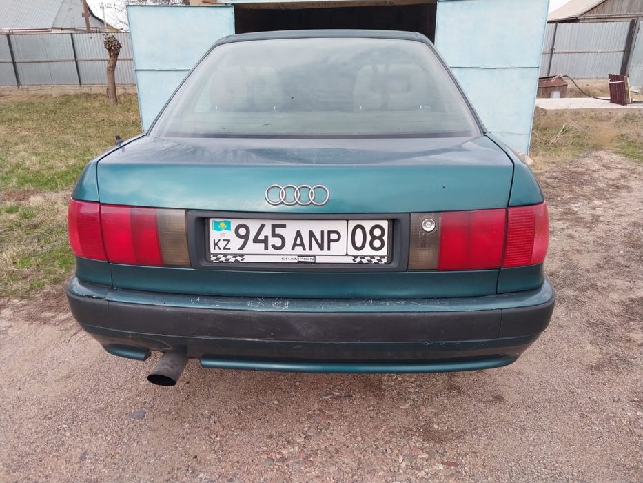 Продаю хорошую Ауди 80