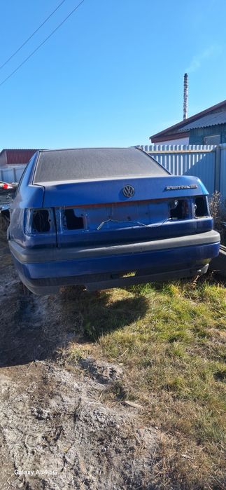 VW Vento 1992г в аварийном состоянии