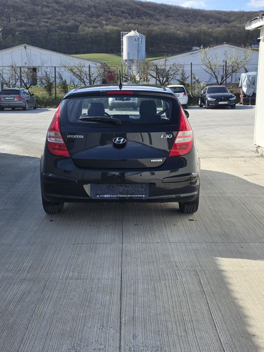 Vând Hyundai i30 an 2010 euro 4 1.6 diesel import Germania