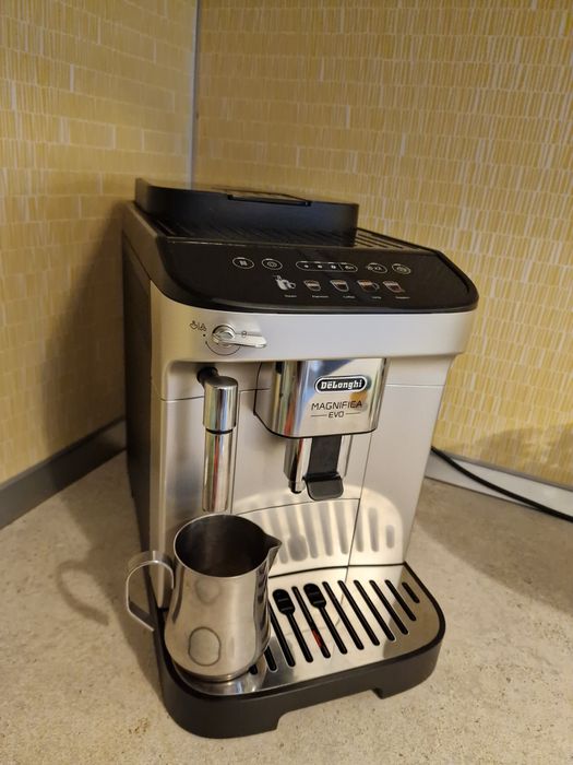 Espressor automat De'Longhi Magnifica Evo ECAM