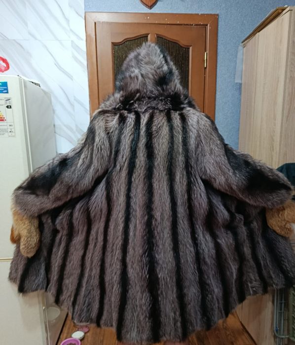 Продам шубу енот!