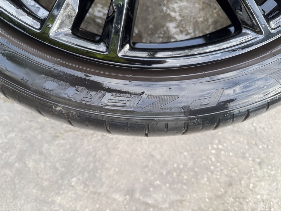 Оригинални джанти БМВ 20" + 4 летни гуми Pirelli P zero  275/35 R20