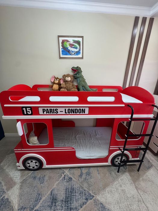 Продается двухэтажный кровать!