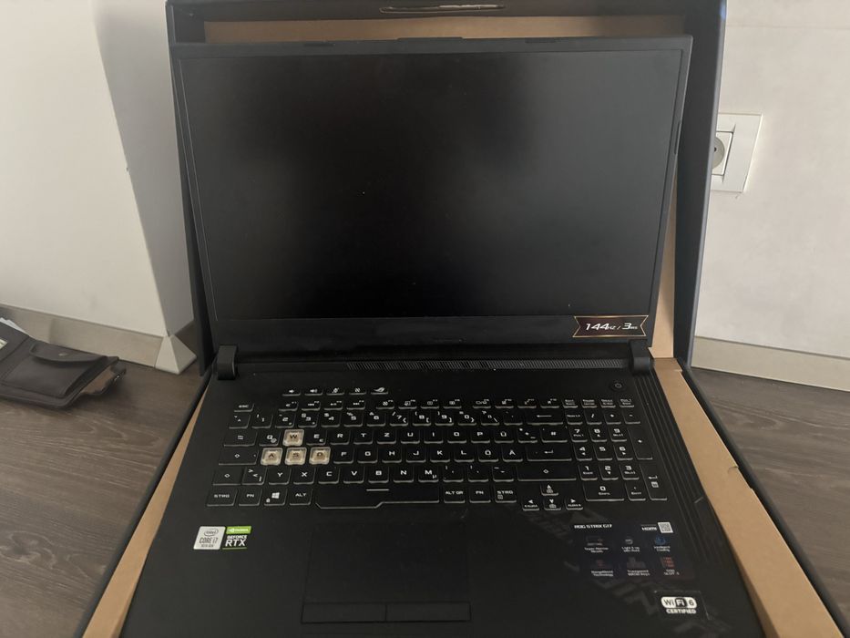 Vand laptop asus rog strix g17 gaming 1TB