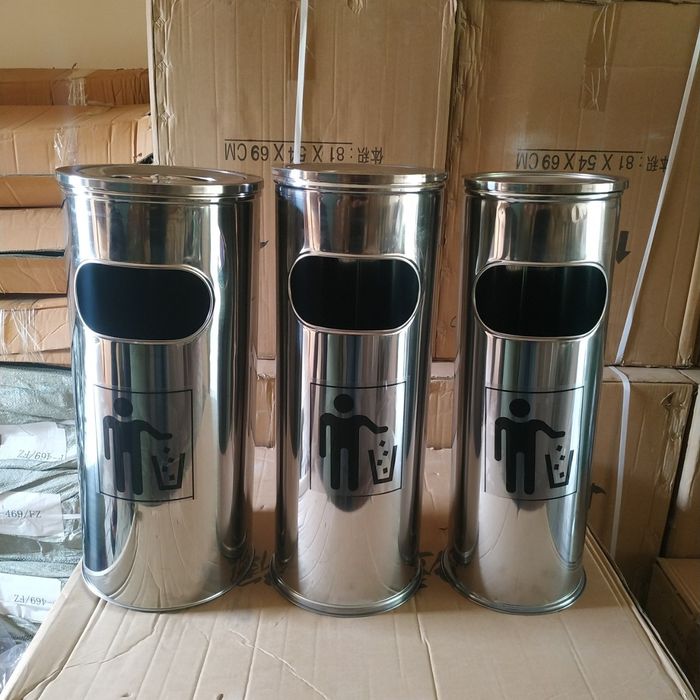 Сигарет урна, Урна с пепельницей нержавеющей стали