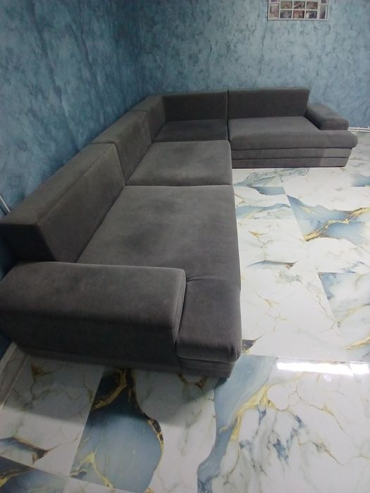 Coltar modular în stare foarte buna