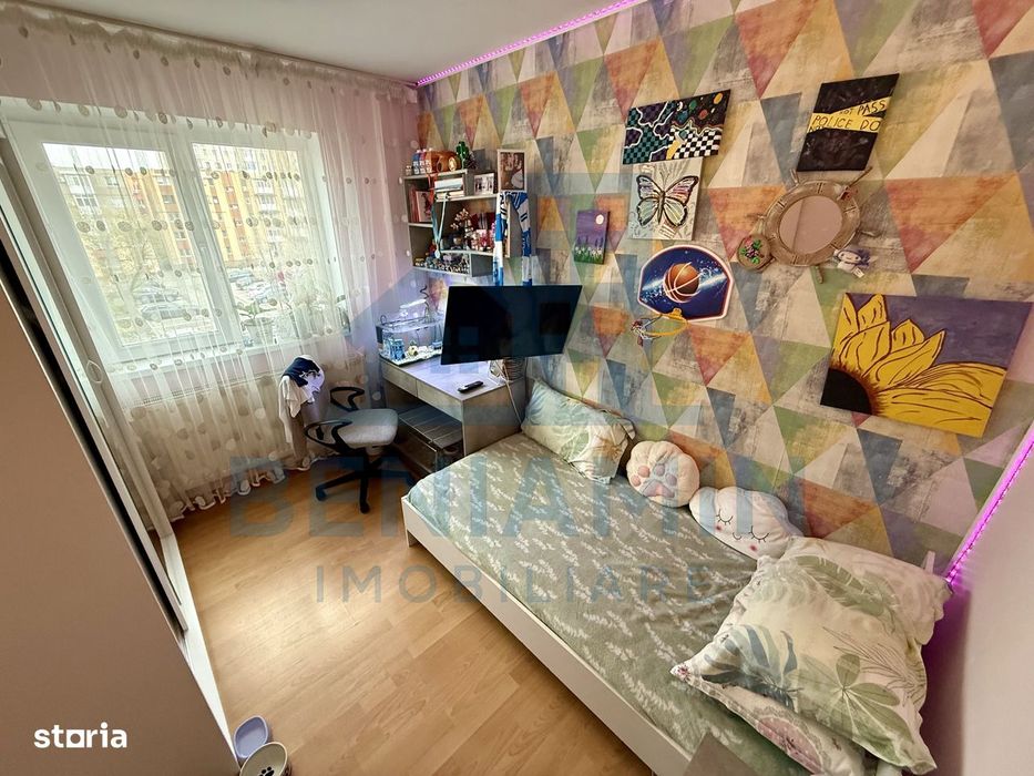 3 camere - etaj 3 - 52mp - renovat - centrala - apa - Craiovita Noua