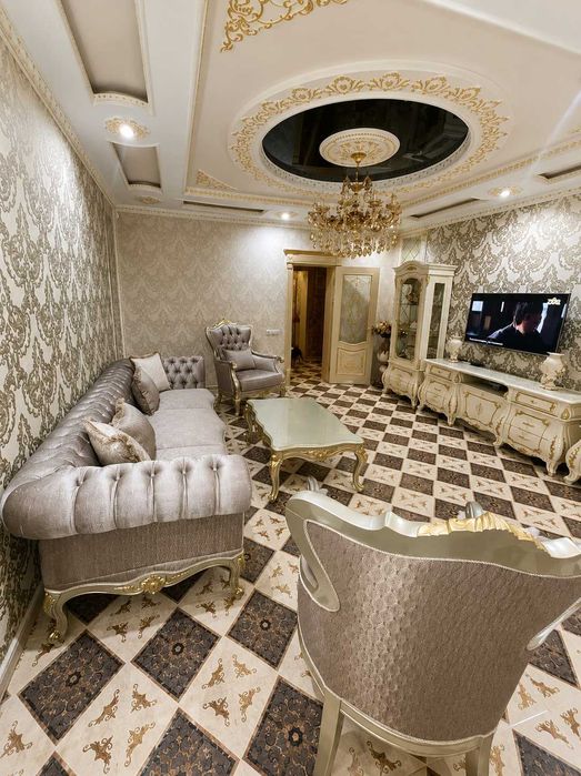Лабзакда EVRO LUX квартира кизларга без маклер Мустакиллик метро якин