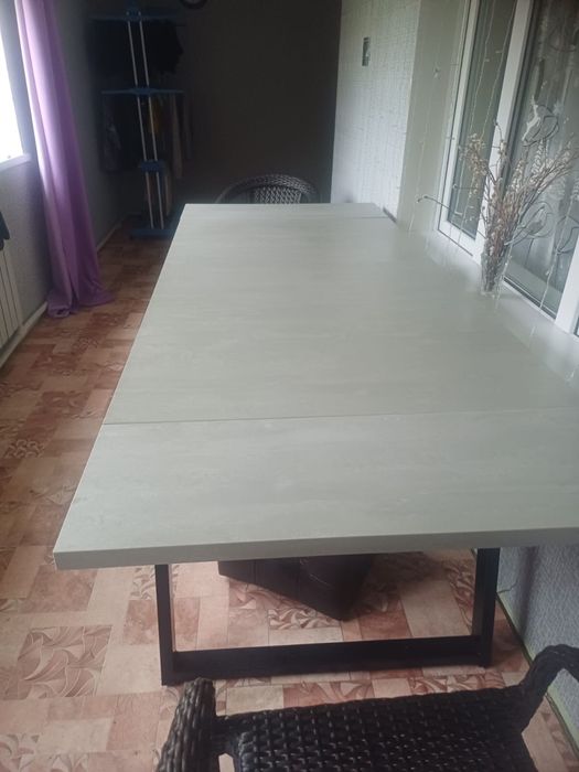 Продам стол выдвежной для кухни! Пользовались 2 месяца! Продаем поьому