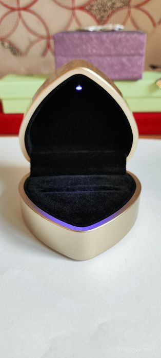 Продам футляры для украшений.