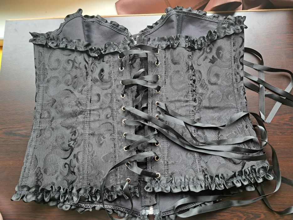 Корсети нови 2бр