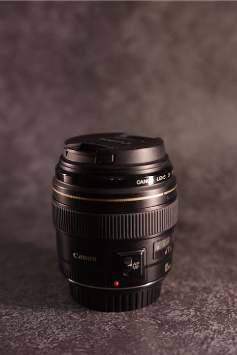 Canon ef 85 mm 1.8