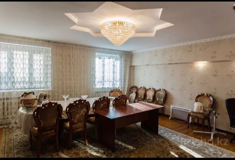 Продам действующий Магазин вместе домом.