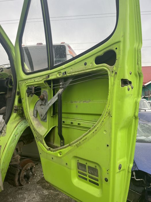 Usa fata stanga/dreapta Ford Transit model pana in 2000