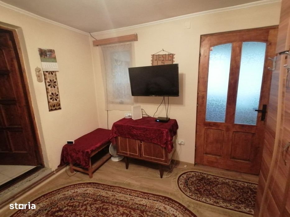 PROPRIETAR -  Casa cu teren de vanzare