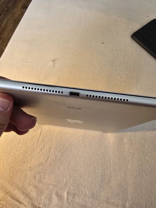 IPad Air 2 Sim (pentru piese)