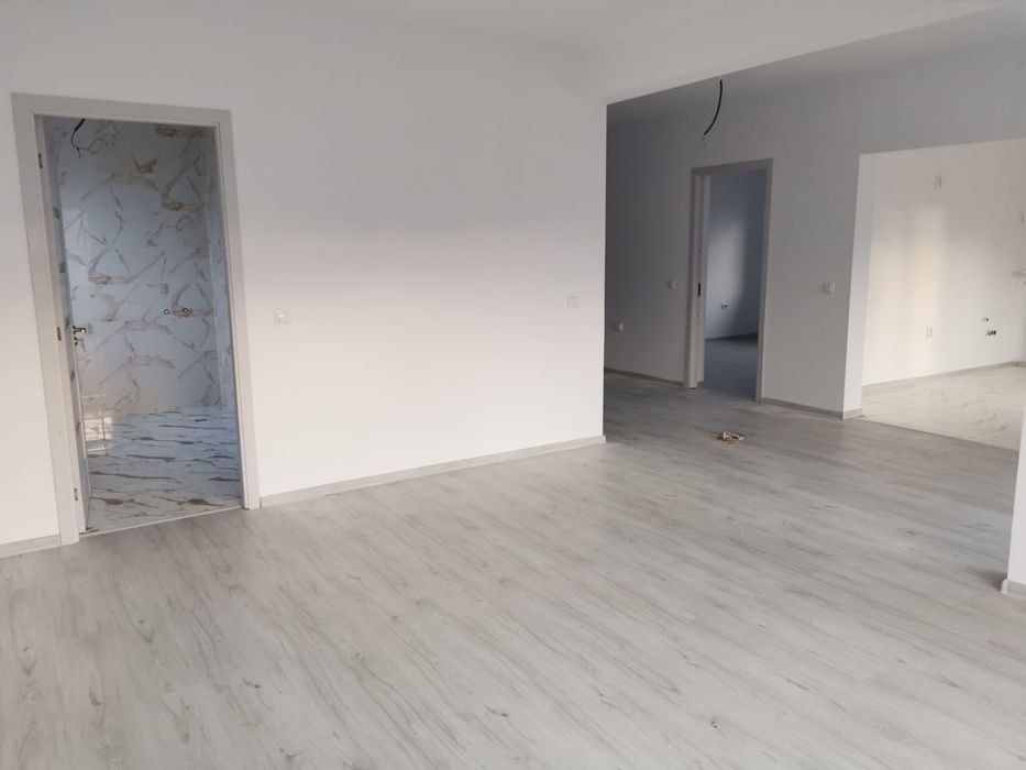 Vand casa parter la cheie in comuna Vanatori!