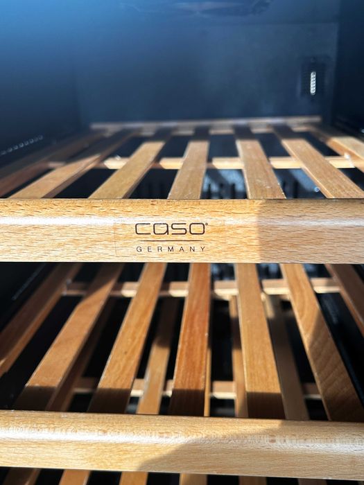 Oхладител за вино CASO WineMaster 38  двузонов – Отлично състояние с ГАРАНЦИЯ!