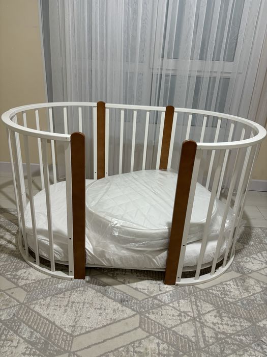 Детская кроватка с матрасами