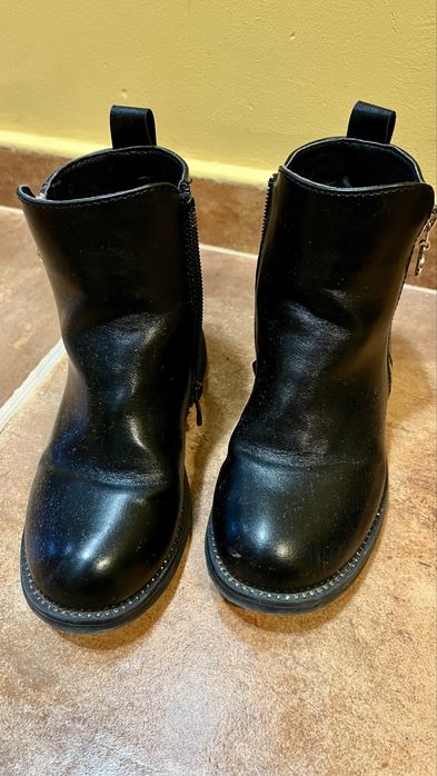 Детски обувки, маратонки с колела, апрески