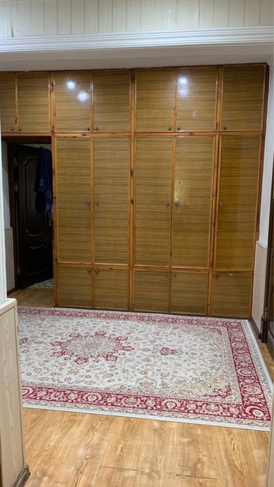 Продается 5 ти комнатная квартира в первом этаже