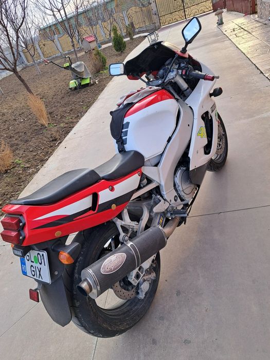 Vand motocicleta Yamaha,750 cc,din 1997 ,57.000km .