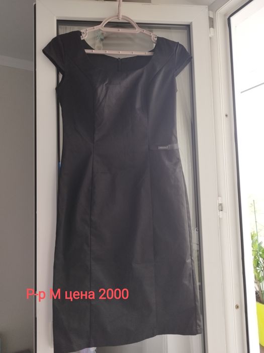 Продам платья женские