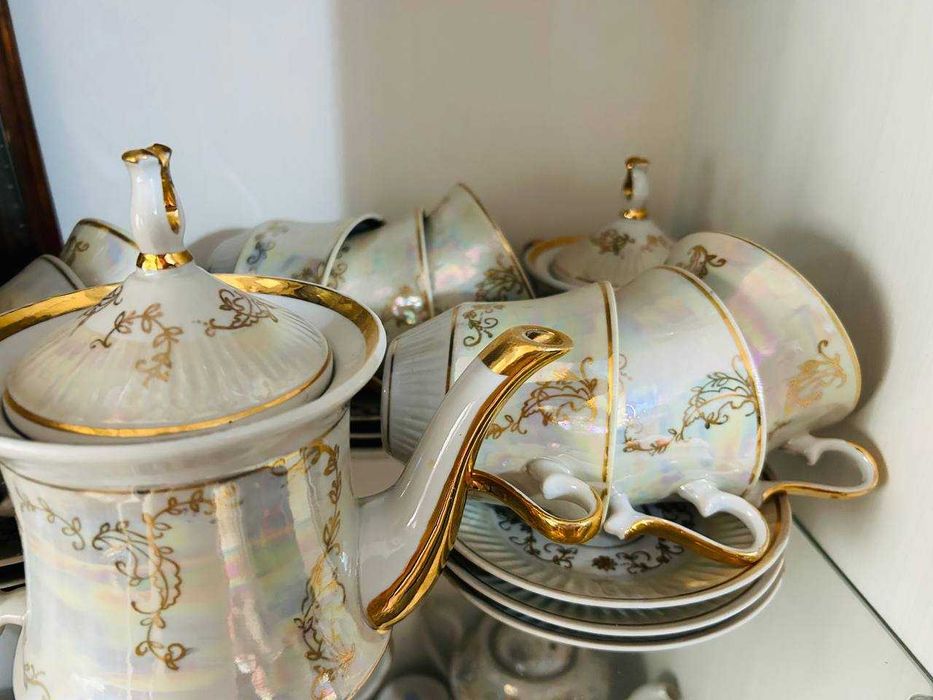 Чайный сервиз на 12 персон