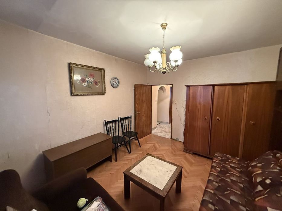 ДВУстаен апартамент! ж.к. Хаджи Димитър! Комуникативна локация!