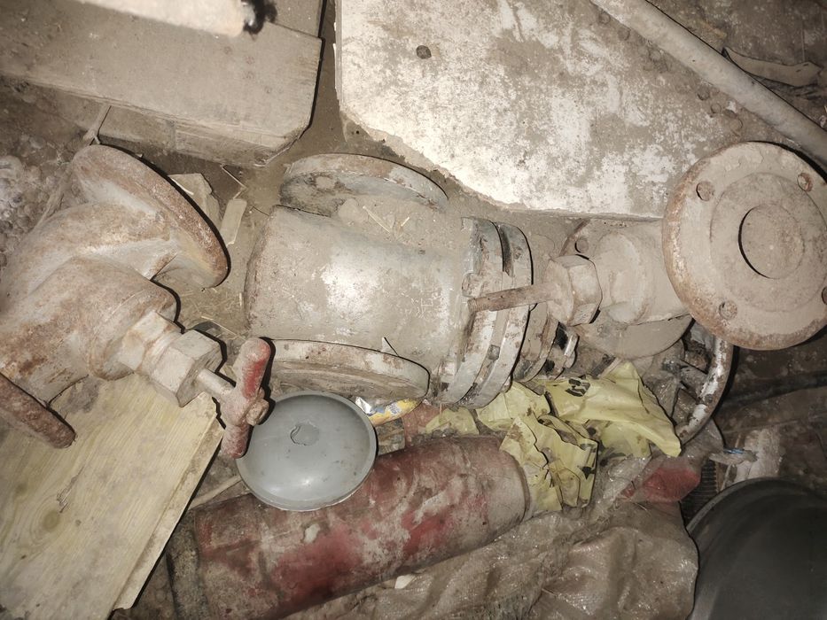 Продам задвижки есть 4штуки