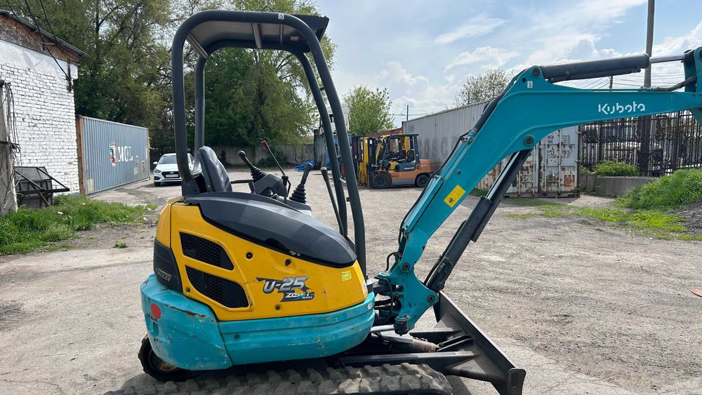 Продам мини экскаватор KUBOTA  U25