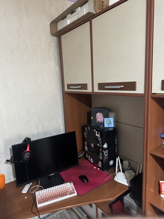 Продам шкаф и стол для компьюетра