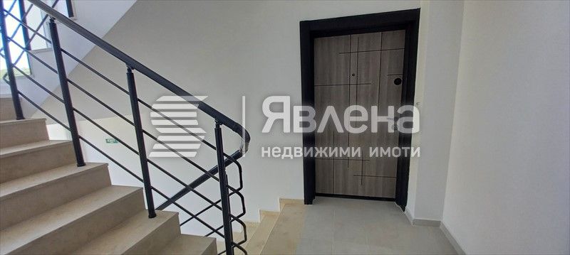 Явлена продава двустаен апартамент в нова жилищна