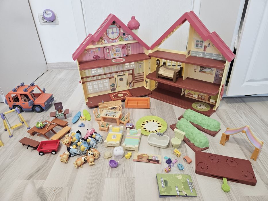 Casa lui Bluey si Bingo
