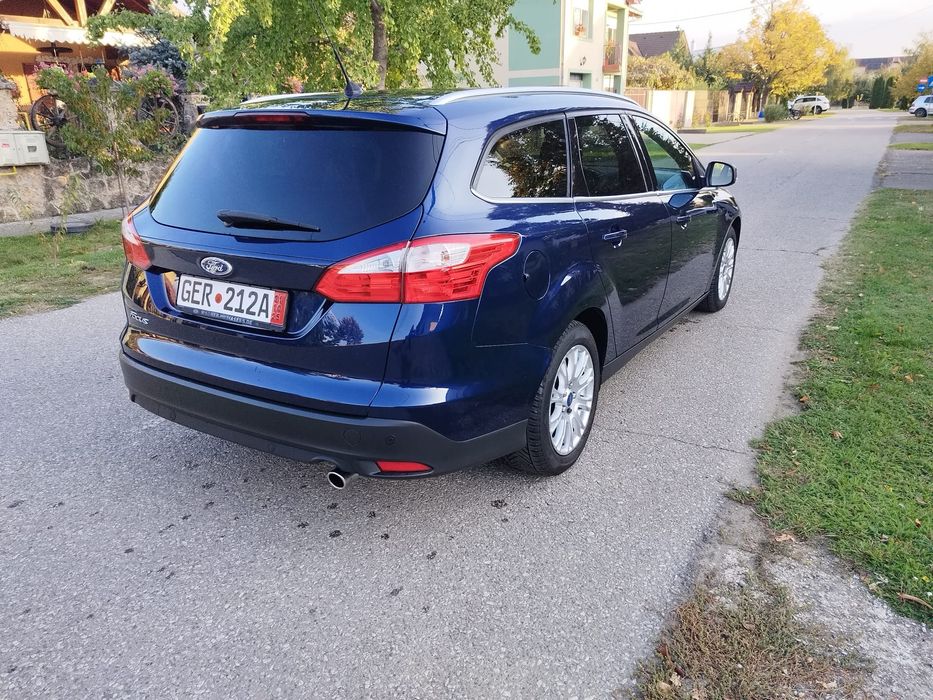 FORD Focus 2011 — imagine 5