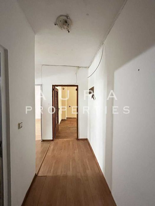 Продава се Двустаен апартамент в Разград, Орел - 62 кв.м за 1029 €/кв.м - Снимка #4