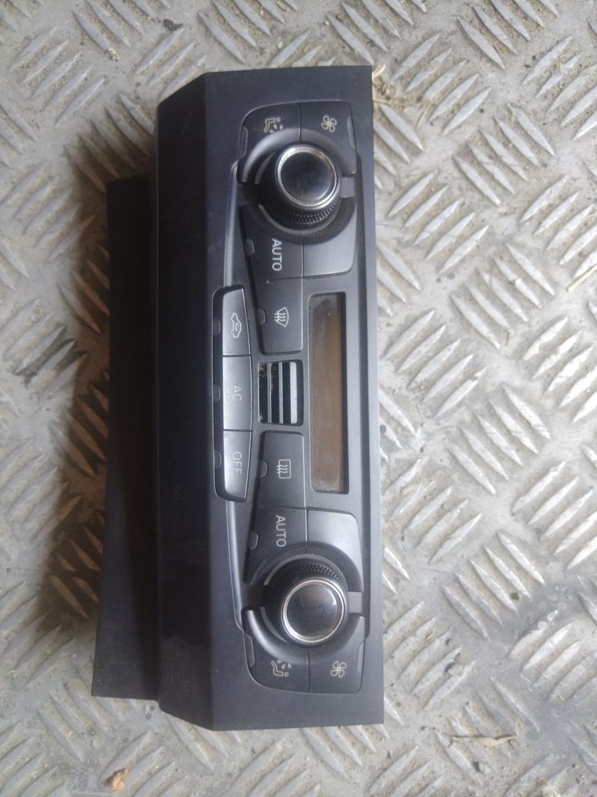 Управление климатроник Ауди а4 б8 / Audi A 4 B 8 с. Хрищени • OLX.bg