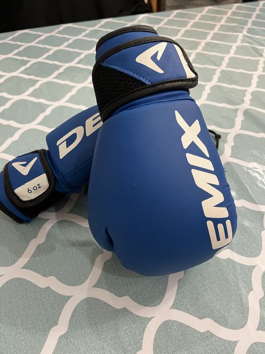 Боксерские перчатки размер 6