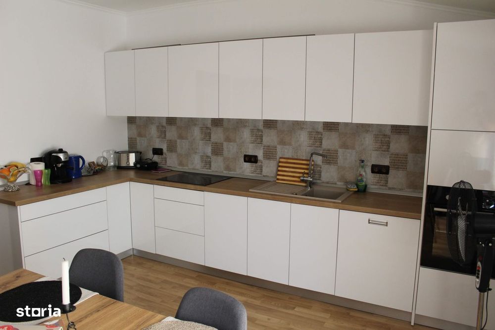 Casă de vânzare + Spațiu Comercial | 220 mp utili | curte 555 mp |