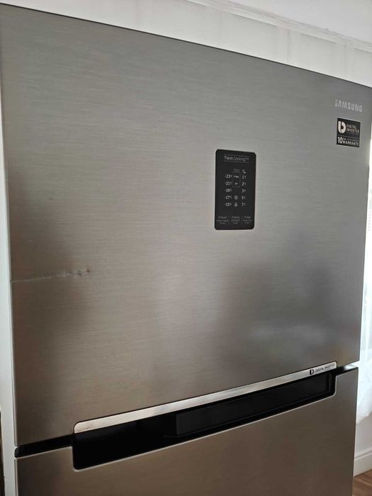 Frigider Samsung RT38K5530S9