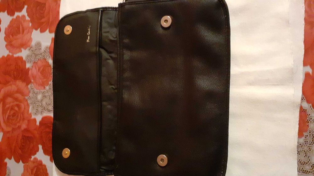 Чанта от световното първенство по футбол 2006 И мъжка кожена чанта.