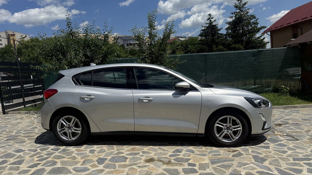 FORD Focus 2022 — imagine 5