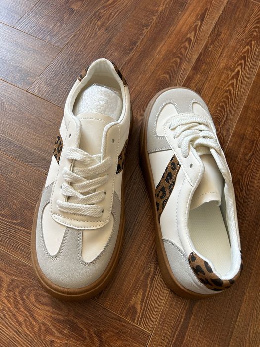 Продам кеды новые